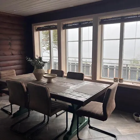 Great Family Overlooking Stordalen Holiday home *