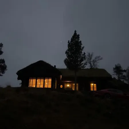 Great Family Overlooking Stordalen *
