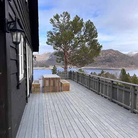 Holiday home Great Family Overlooking Stordalen